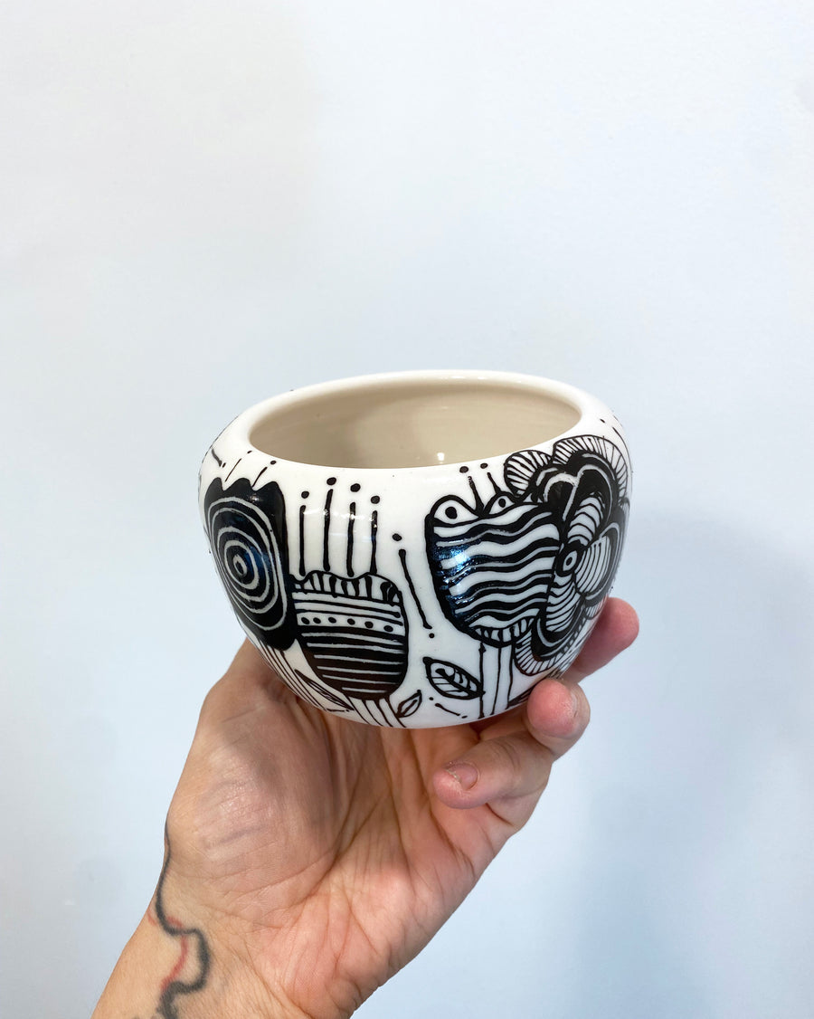 Fiain Cache Pot 31 - Porcelain